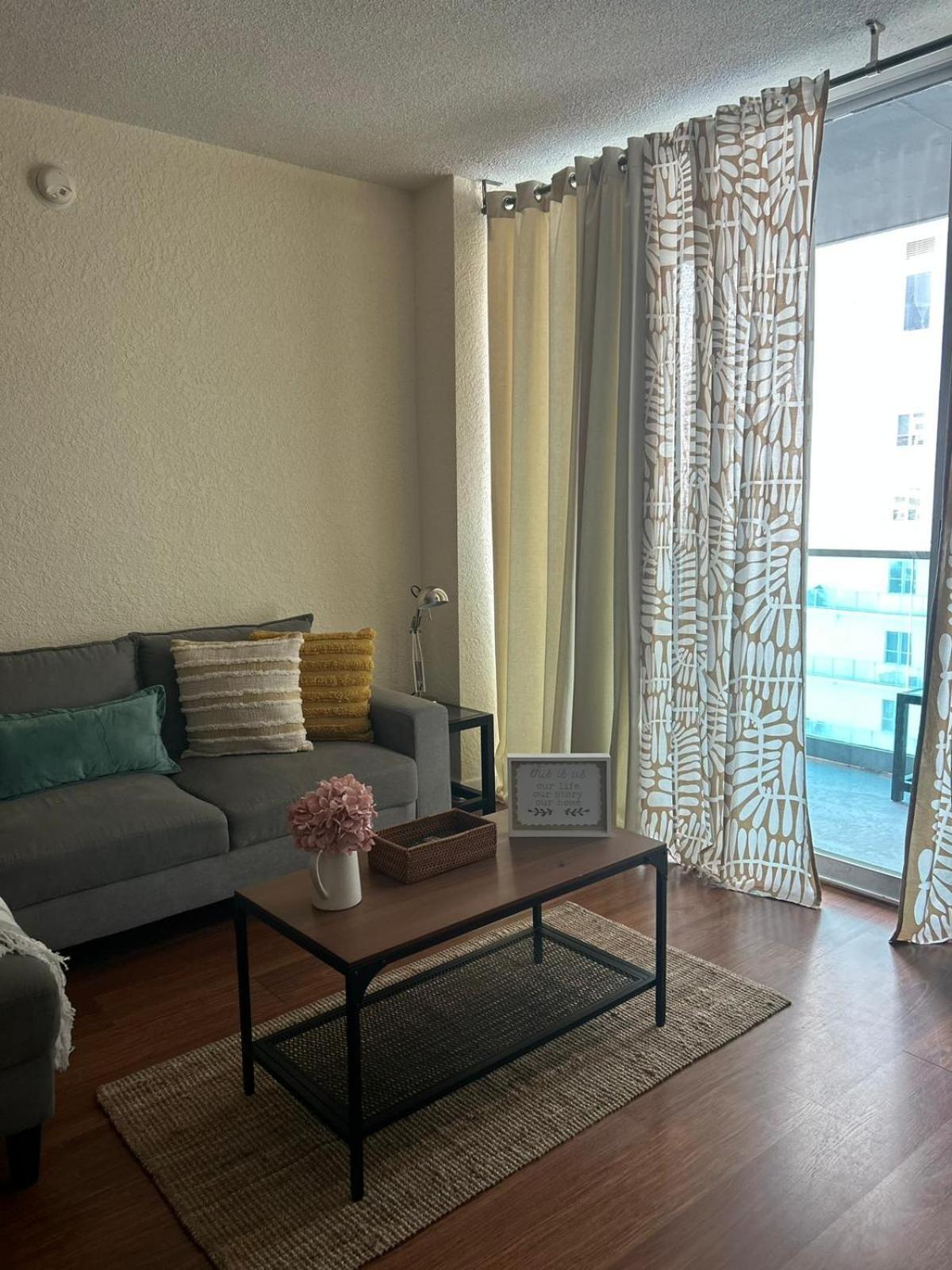 Lovely 2-bedroom Vacation Home, Ocean View Hollywood