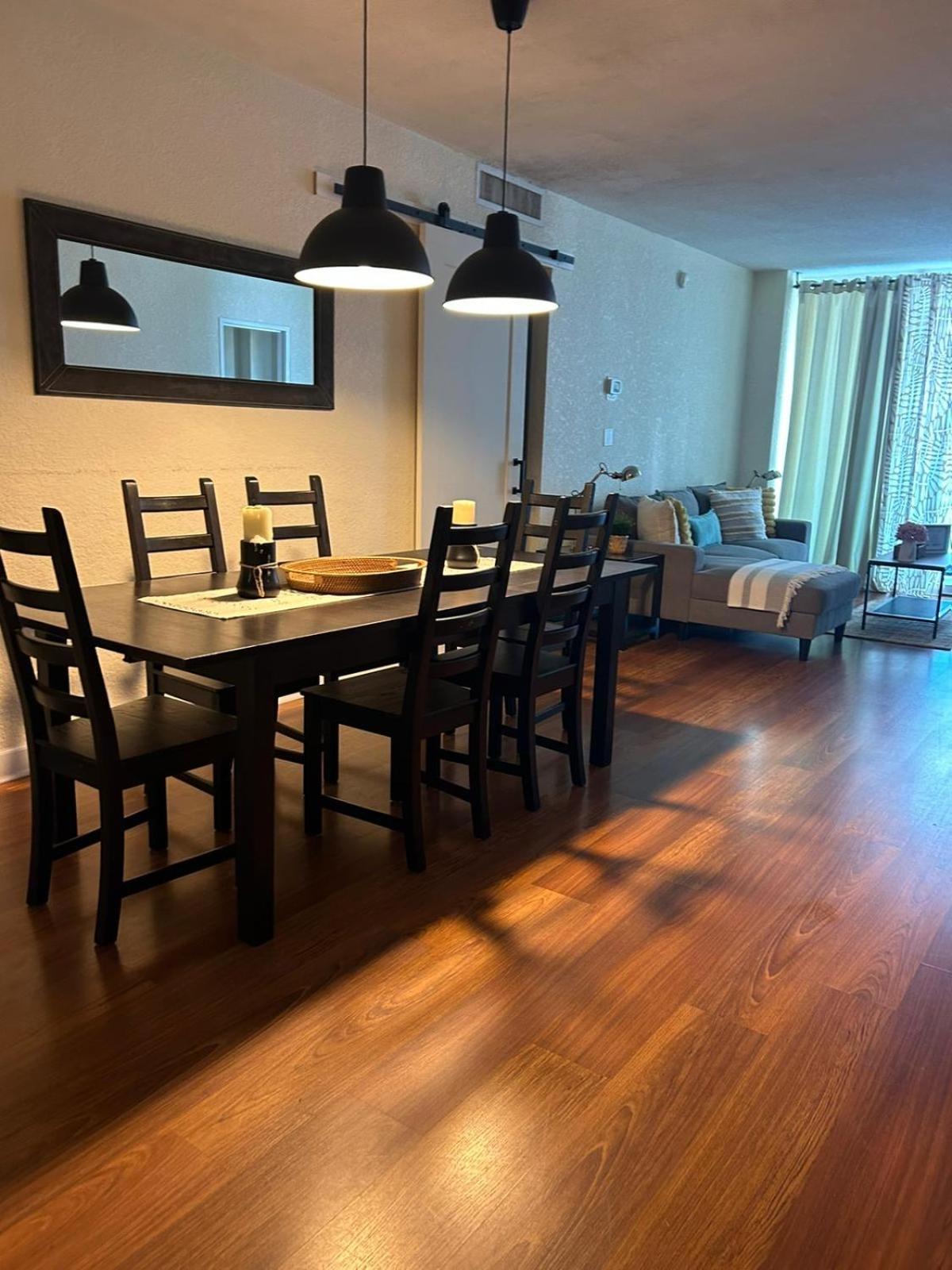 Lovely 2-bedroom Vacation Home, Ocean View * Hollywood